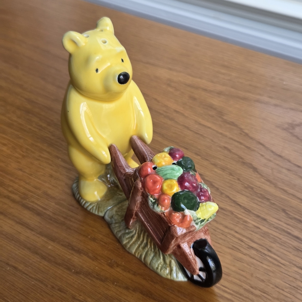 Vtg Winnie The Pooh with Wheelbarrow Salt & Pepper Shakers